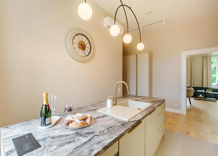 Lighthouse - Pomorska 5 كولوبرزيغ